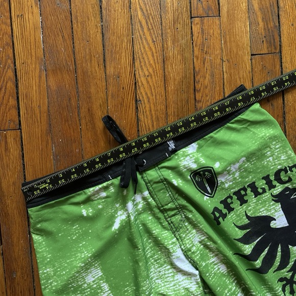 Affliction Board Shorts Mens 38 Green Black MMA Fighting Patches American Custom - Picture 8 of 9